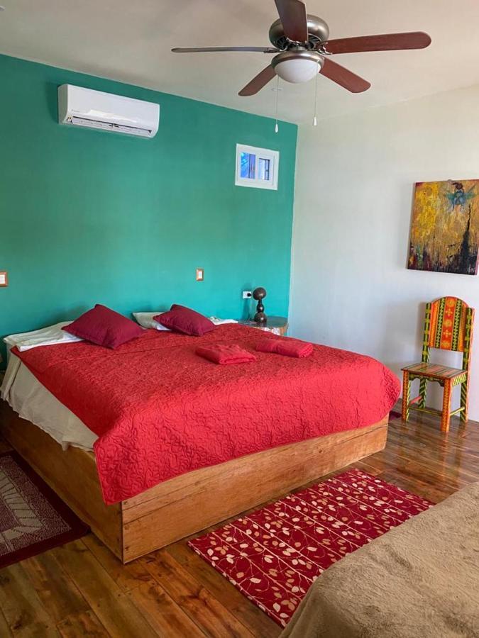 Hotel La Casa Rosada Livingston Ngoại thất bức ảnh