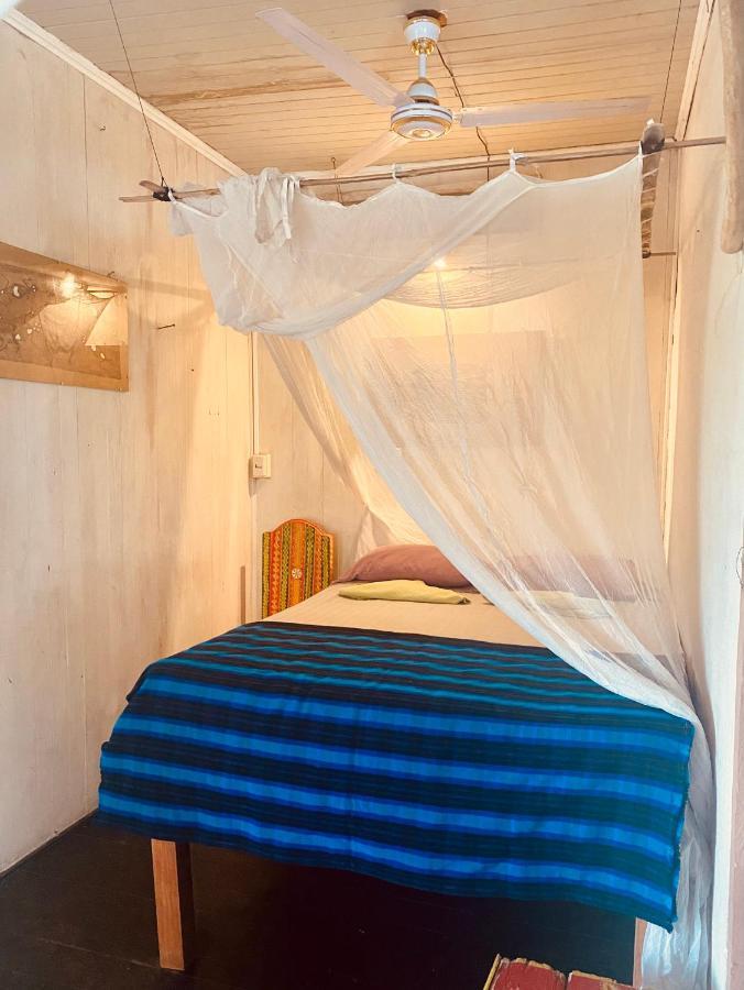 Hotel La Casa Rosada Livingston Ngoại thất bức ảnh