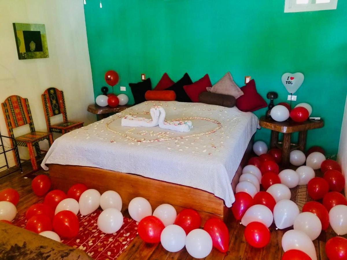 Hotel La Casa Rosada Livingston Ngoại thất bức ảnh