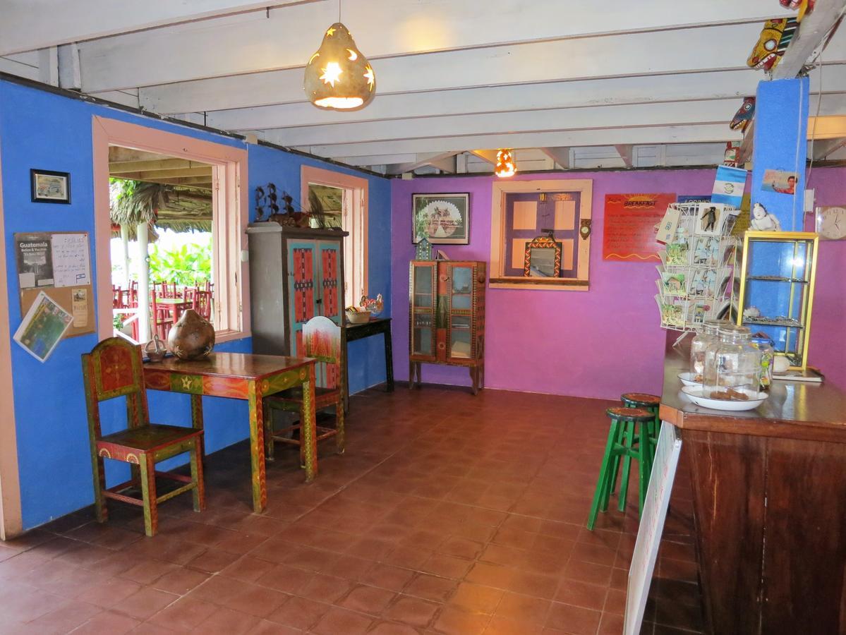 Hotel La Casa Rosada Livingston Ngoại thất bức ảnh
