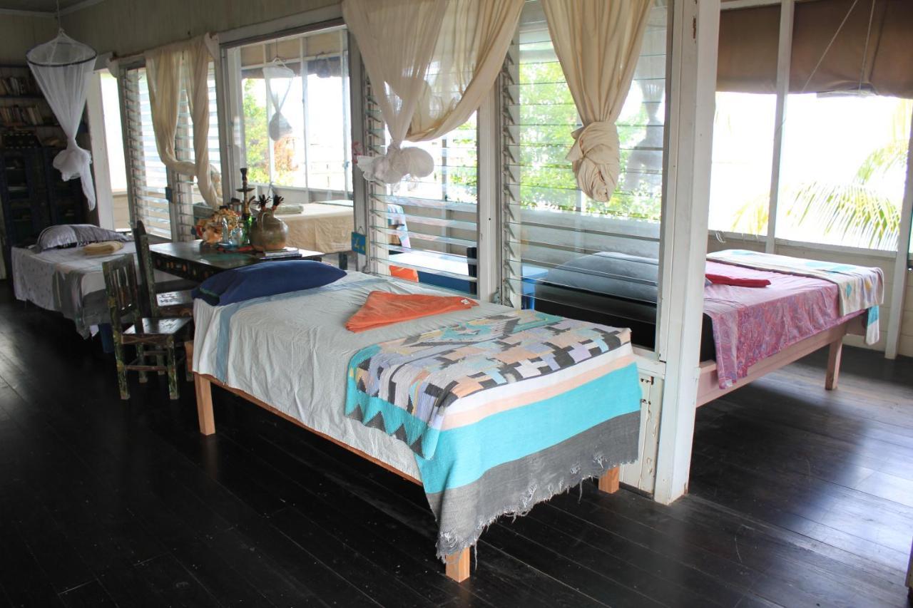 Hotel La Casa Rosada Livingston Ngoại thất bức ảnh